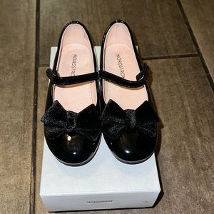 Kids, dress shoes. Satin bow, glitter heels